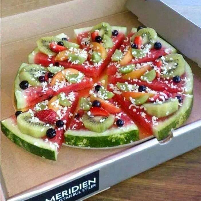 بيتزا البطيخ والفواكه، من يرغب ؟