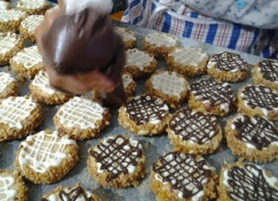 حلويات مغربية بالزنجلان والكاوكاو